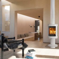 Poêle à bois Jotul F 373 advance émail blanc, poêle moderne n fonte blanc avec pied central et 2 cotés vitrés, installateur JOtul Chambéry Annecy Argonnay Epagny St Pierre de Belleville, installateur Atre et Loisirs ARbin Montmélian albertville St jean de maurienne Aix-les-bains, installateur Atre et Loisirs St Martin d'heres Grenoble Echirolle St Egrève 38