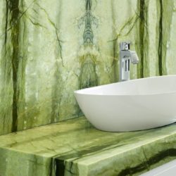 Salle de bains tendance en pierre natuelle, marbre, granit, onyx, quartzite. Atre et loisirs, Marbrier en Savoie : Arbin, Montmélian, Chignin, Les Marches, Porte de Savoie, La Rochette, Chambéry, Aix les bains, Yenne, Bourgt St Maurice, Ugine, Moutiers, Albertville, Beaufortin, Tarentaise, Maurienne. Marbrerie Lambert, Faure, Salomon, Mometti, Portalier, CMG, Dufour, Perrotin, Pech, Faguet, Tona, Rosset, Rigotti Atre et Loisirs marbrerie : marbrier en Haute-Savoie, haute savoie : Annecy, St Félix, Rumilly, Meythet, Seynod, Alby sur Chéran, Sallanches, Megève, Passy, Pringy Faverges. Pierre marbre, granit, dekton, céramique. éviers robinetterie., Marbre design, annecienne, carrara, capri, marbres décors, ruscetta, mont blanc, Alpes Léman, carrelage, pierres et déco, deplante, desbordes, Atre et Loisirs Marbrerie isère : Grésivaudan, Pontcharra. Plan de toilette, baignoire